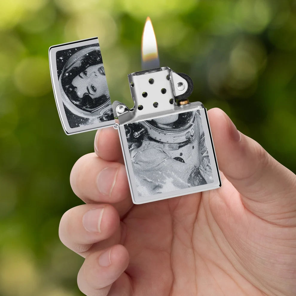Zippo 60.007.871 vžigalnik Vintage Female Astronaut
